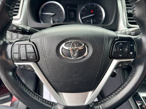 Used 2019 Toyota Highlander XLE image 20