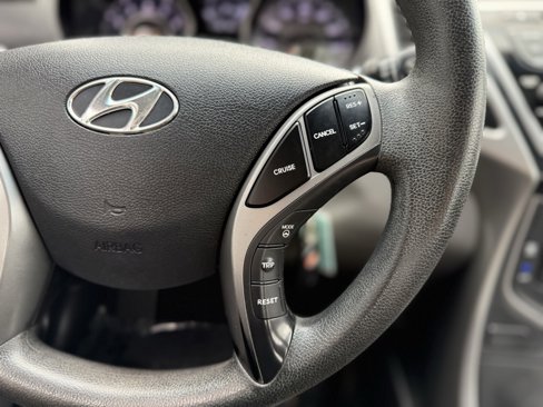 Used 2014 Hyundai Elantra SE image 10