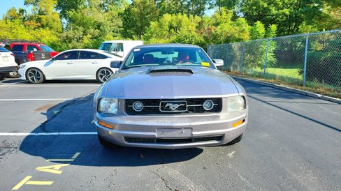 Used 2006 Ford Mustang Convertible image 3