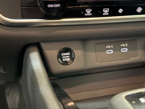 Used 2024 Nissan Rogue SV image 30