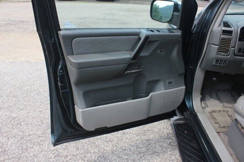 Used 2004 Nissan Armada LE w/ (SR2) Sunroof Pkg (LE) image 27