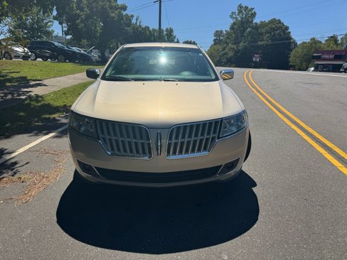 Used 2010 Lincoln MKZ image 17