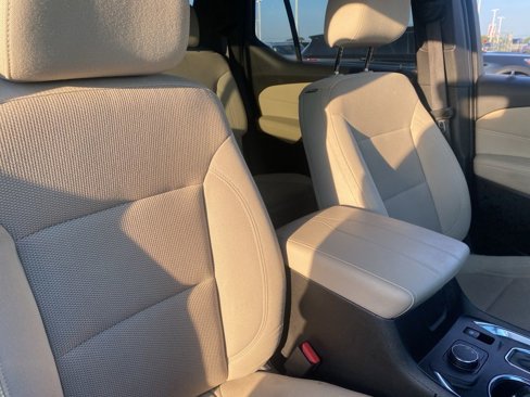 Used 2022 Chevrolet Traverse LS image 21