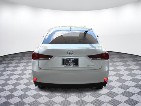 Used 2020 Lexus IS 300 image 9