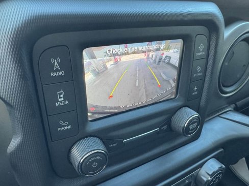 Used 2021 Jeep Wrangler Sport image 23