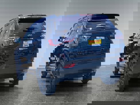 New 2025 Jeep Compass Latitude image 3