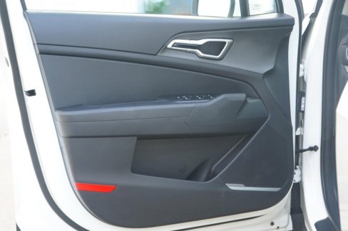 Used 2024 Kia Sportage LX image 19