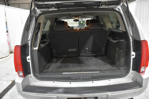 Used 2011 Cadillac Escalade ESV Premium image 22