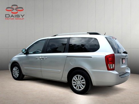 Used 2012 Kia Sedona LX image 7