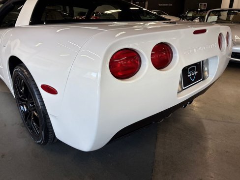 Used 2002 Chevrolet Corvette Coupe image 27