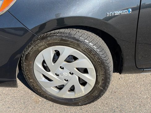 Used 2016 Toyota Prius C One image 11