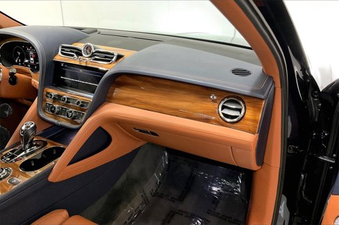 Used 2022 Bentley Bentayga image 13