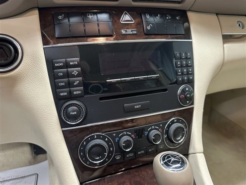 Used 2005 Mercedes-Benz C 240 4MATIC Sedan image 23