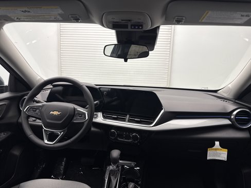 New 2025 Chevrolet Trax LT w/ LT Convenience Package image 17