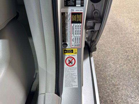 Used 2012 Toyota Avalon Limited image 55