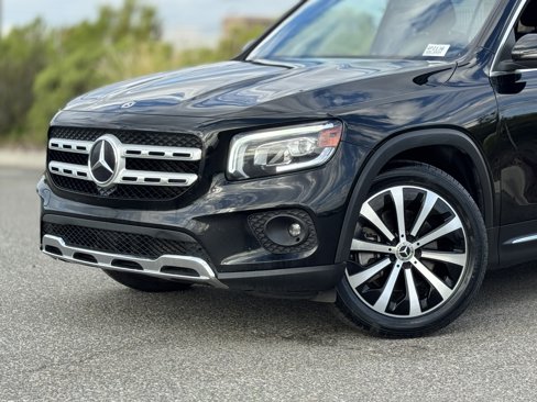 Used 2021 Mercedes-Benz GLB 250 4MATIC image 3