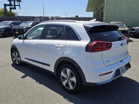 Used 2019 Kia Niro LX image 4