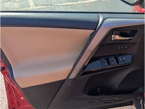 Used 2017 Toyota RAV4 Platinum image 15