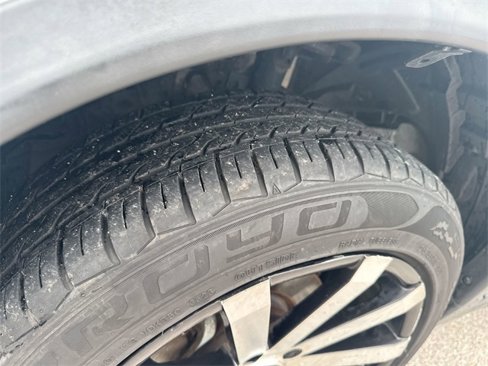 Used 2018 Nissan Rogue S image 38