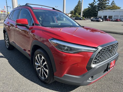 Certified 2023 Toyota Corolla Cross XLE image 3