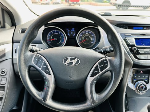 Used 2013 Hyundai Elantra GLS w/ Preferred Pkg image 9