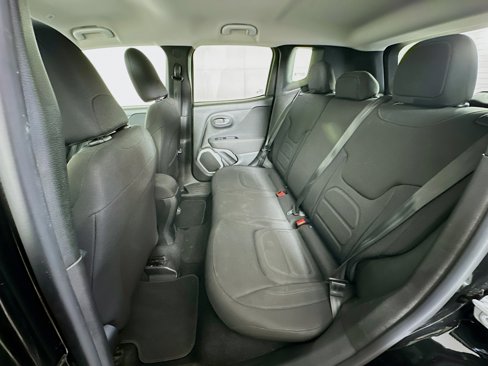 Used 2018 Jeep Renegade Latitude image 26