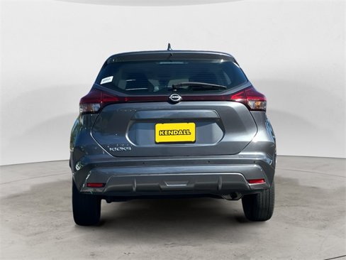 Used 2022 Nissan Kicks S image 5