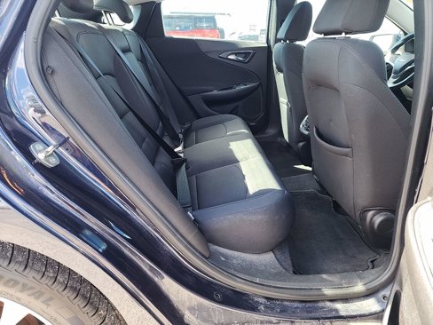 Used 2016 Chevrolet Malibu LT image 9