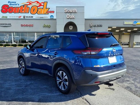 Used 2023 Nissan Rogue SV image 4