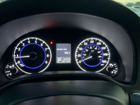 Used 2011 INFINITI G37 x w/ Premium Pkg image 28