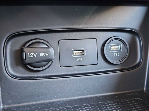 Used 2020 Hyundai Venue SEL image 29