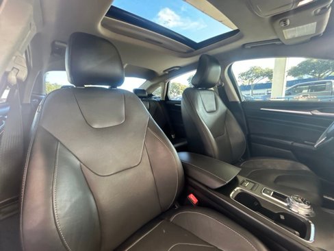 Used 2019 Ford Fusion Titanium image 29