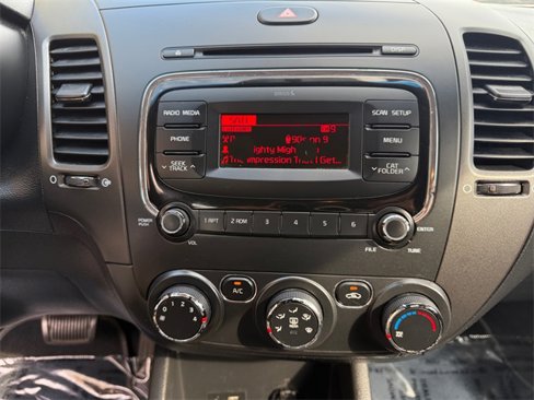 Used 2017 Kia Forte LX image 18