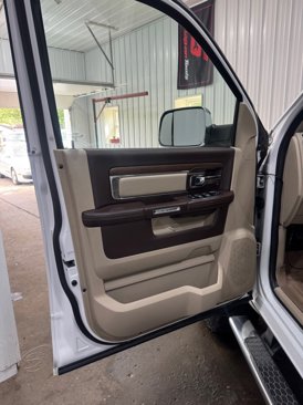 Used 2014 RAM 2500 Laramie image 9