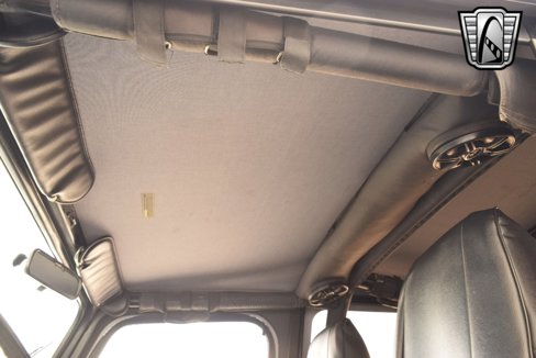 Used 1993 Jeep Wrangler 4WD image 24