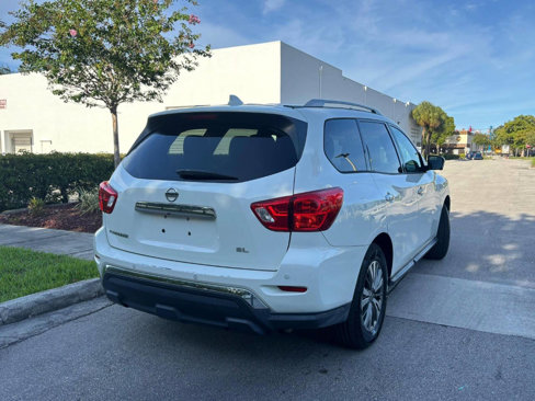 Used 2019 Nissan Pathfinder SL image 5