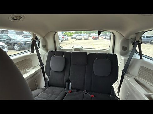 Used 2019 Dodge Grand Caravan SE image 24