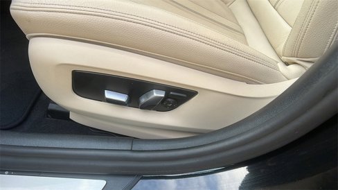 Used 2020 BMW 530i w/ Premium Package image 14