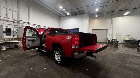 Used 2008 GMC Sierra 1500 SLE w/ Z71 Off-Road Package image 23