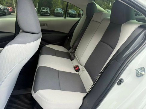 Used 2024 Toyota Corolla LE image 7