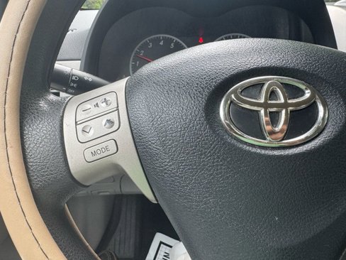 Used 2013 Toyota Corolla LE image 27