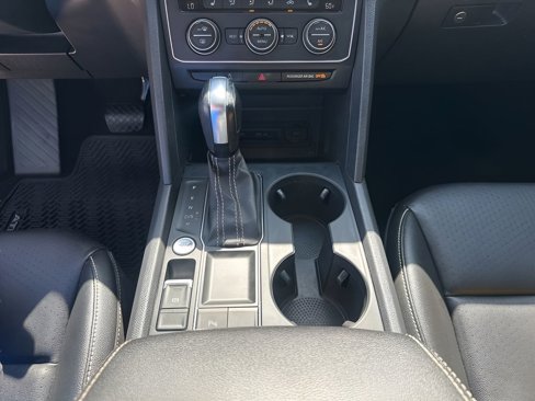 Used 2021 Volkswagen Atlas SE image 37