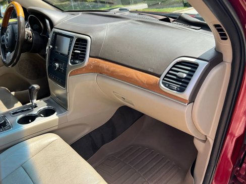 Used 2013 Jeep Grand Cherokee Overland image 35