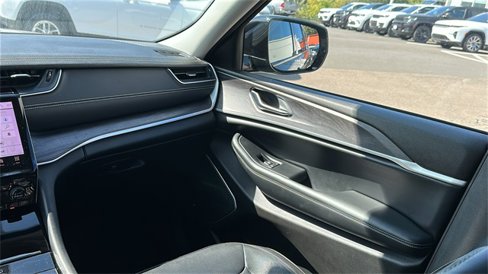Used 2021 Jeep Grand Cherokee L Limited image 25