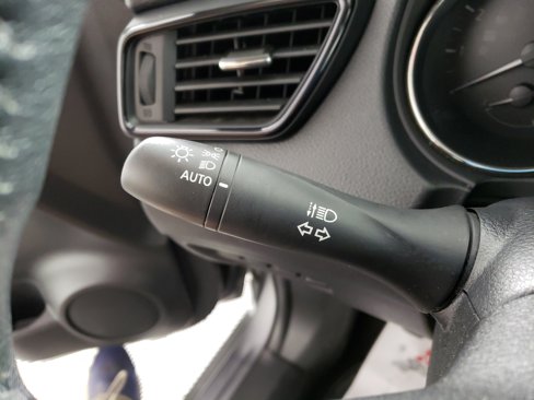 Used 2020 Nissan Rogue SV image 19