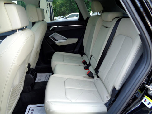Used 2022 Audi Q3 2.0T Premium w/ Convenience Package image 16