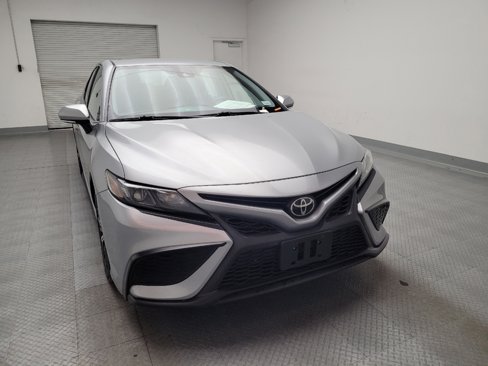 Used 2022 Toyota Camry SE image 14