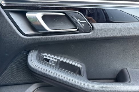 Used 2020 Porsche Macan image 19