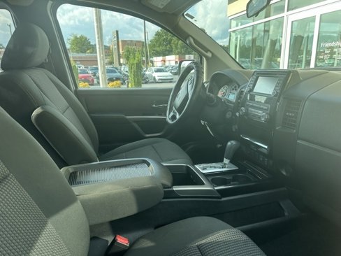Used 2015 Nissan Titan SV w/ SV Value Truck Package image 28