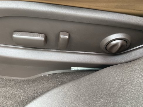 Used 2015 Buick Enclave Leather image 13